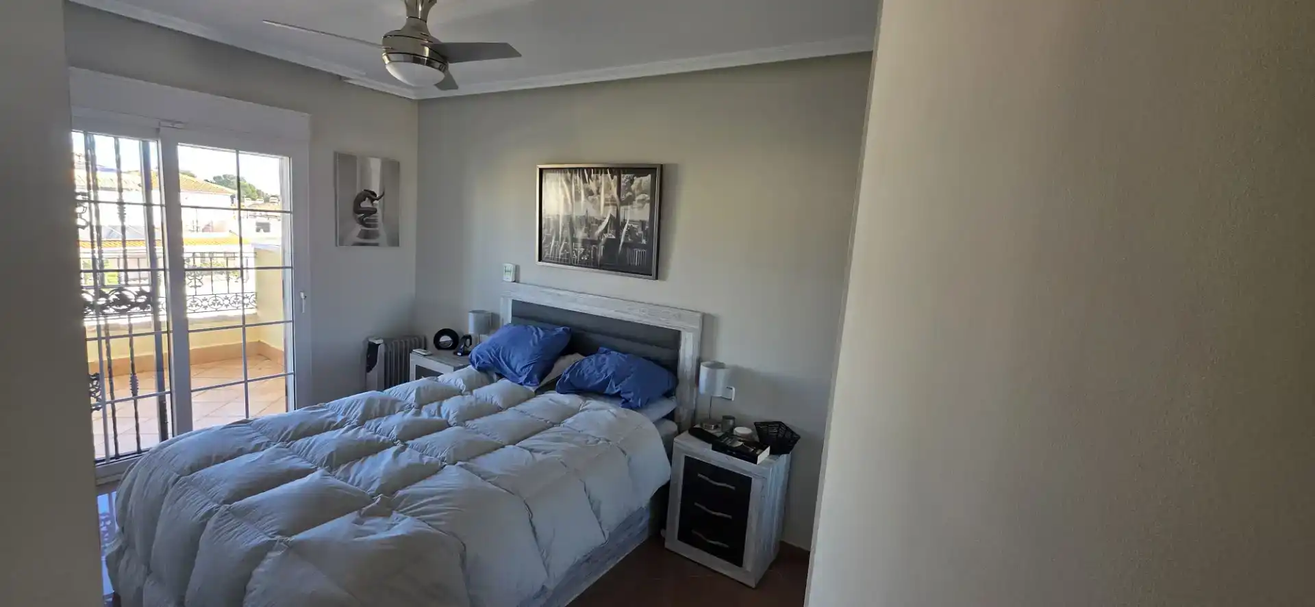 Dormitori de Casa o xalet en venda en Orihuela amb Aire condicionat, Piscina i Balcó