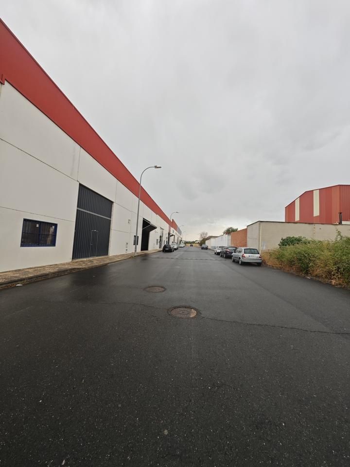 Vista exterior de Nau industrial de lloguer en Plasencia