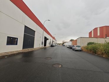 Nave industrial en alquiler en Travesía Adelardo López Ayer