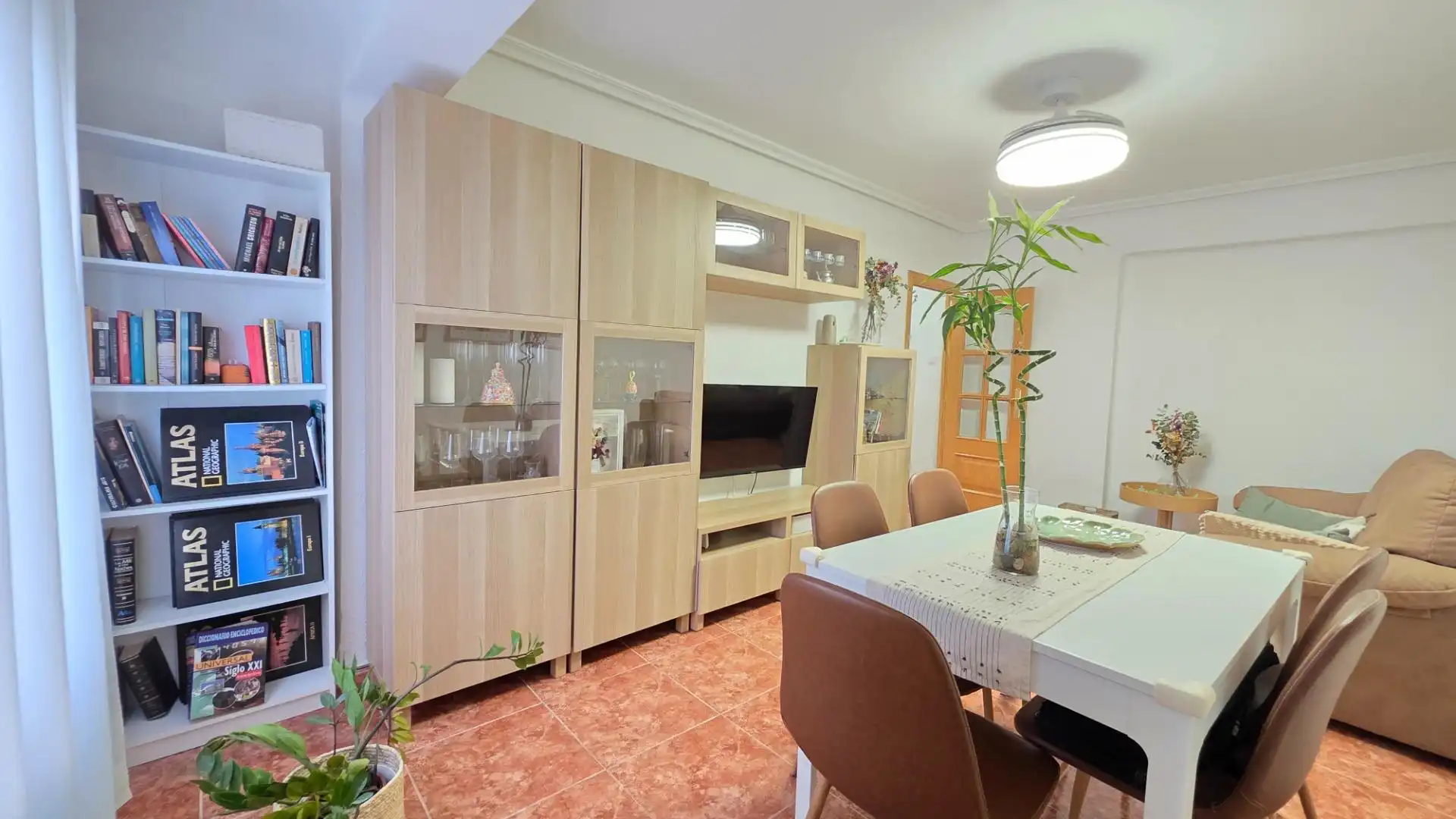 Menjador de Pis en venda en Paterna amb Aire condicionat i Balcó