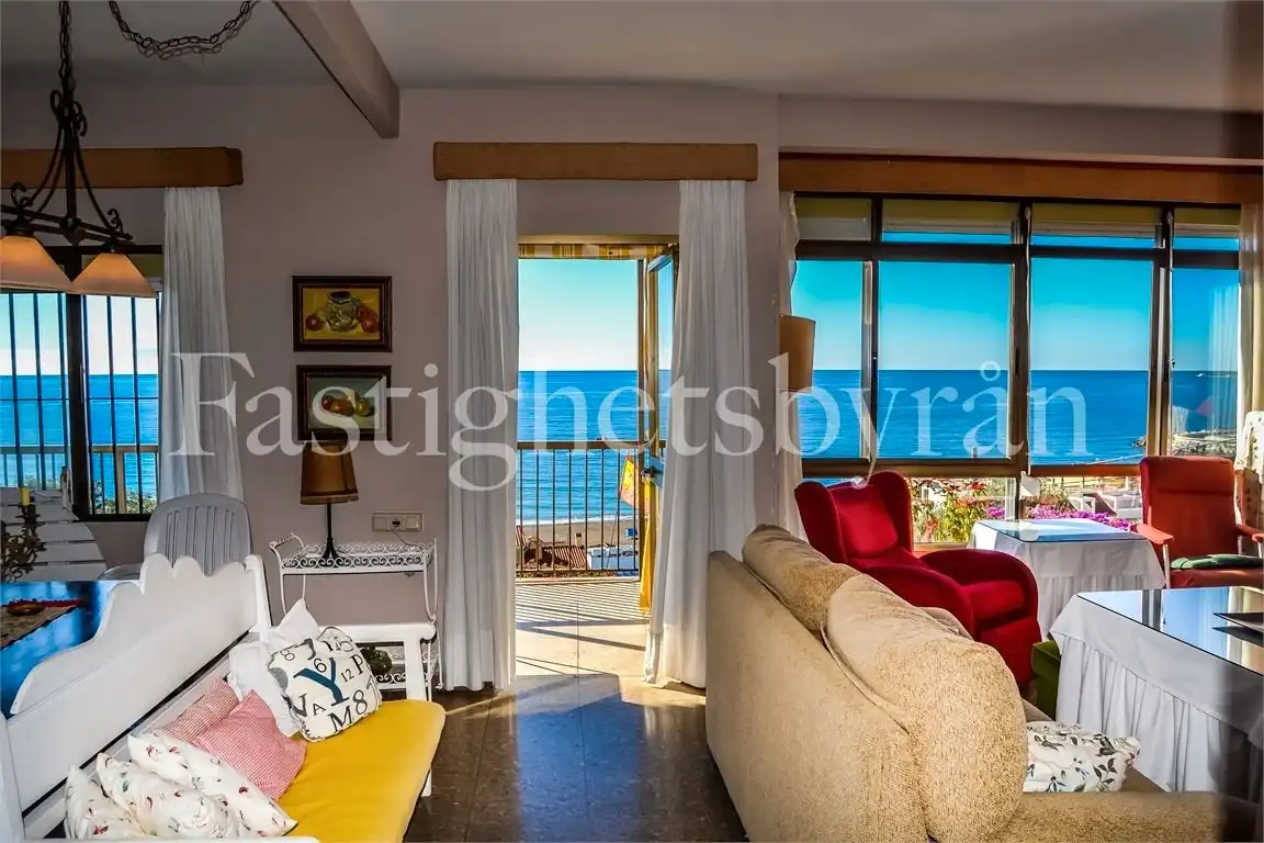 Sala de estar de Casa o chalet en venta en Vélez-Málaga con Jardín privado, Terraza y Piscina