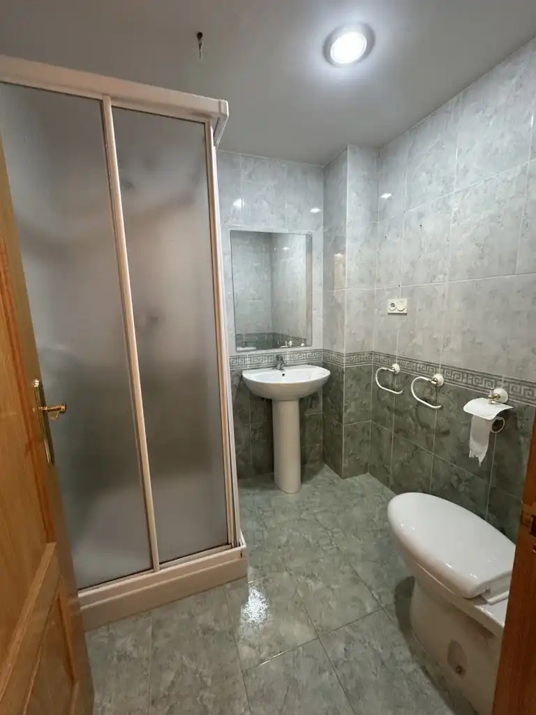 Baño de Piso en venta en  Logroño con Calefacción, Parquet y Terraza