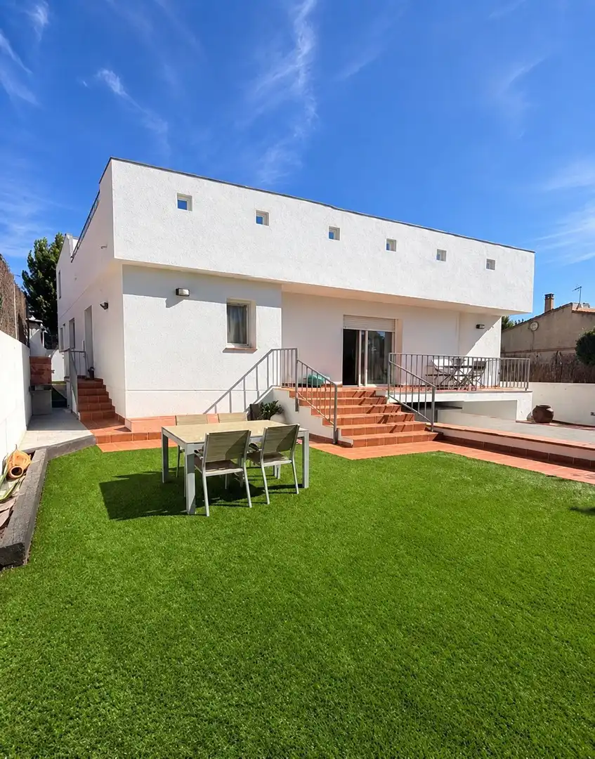 Terrassa de Casa o xalet en venda en Puigdàlber, Barcelona