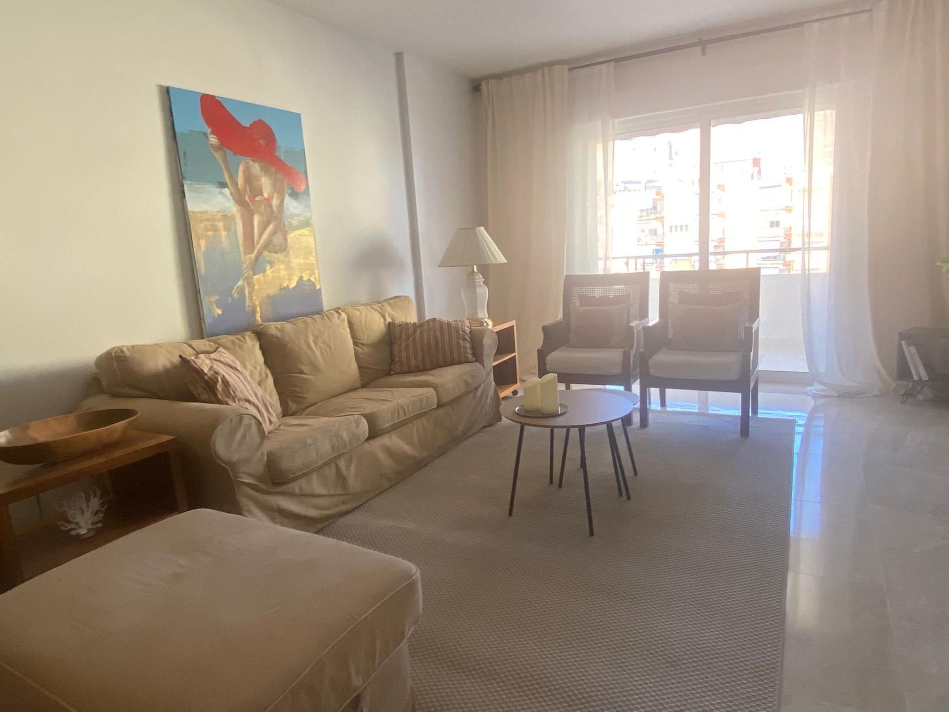 Sala d'estar de Apartament en venda en Roquetas de Mar amb Aire condicionat, Calefacció i Jardí privat
