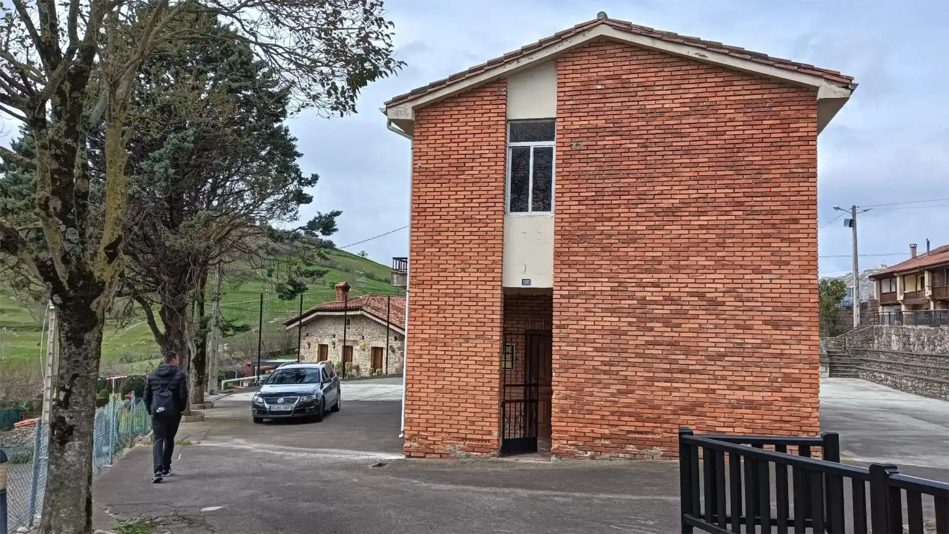 Vista exterior de Casa o chalet en venta en Peñamellera Baja con Balcón