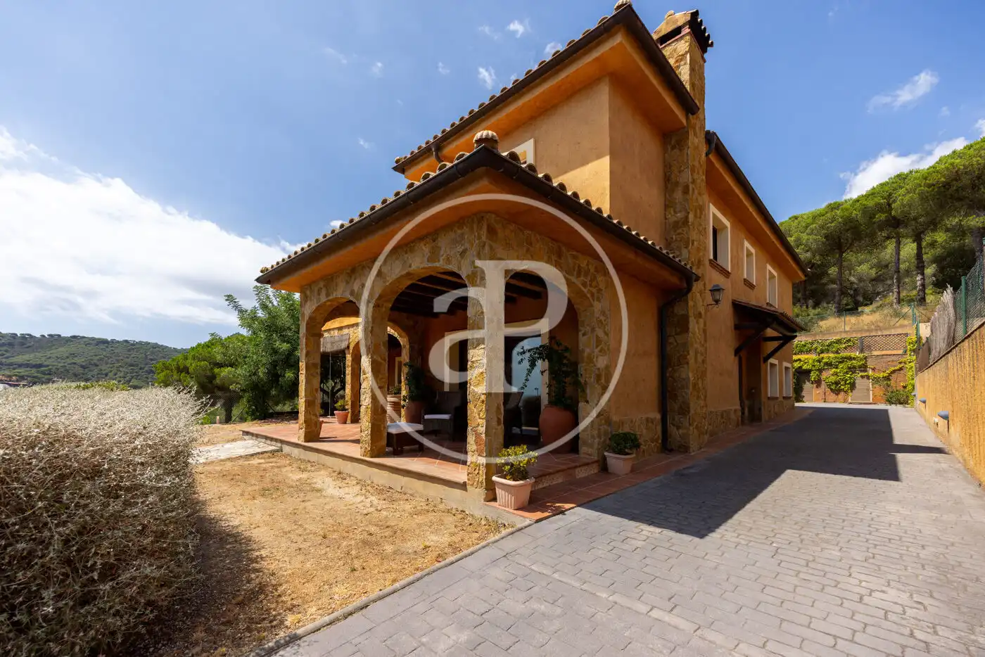 Vista exterior de Casa o xalet en venda en Argentona amb Aire condicionat, Calefacció i Jardí privat