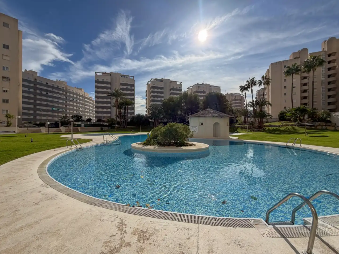 Piscina de Apartament en venda en El Campello amb Aire condicionat, Calefacció i Traster
