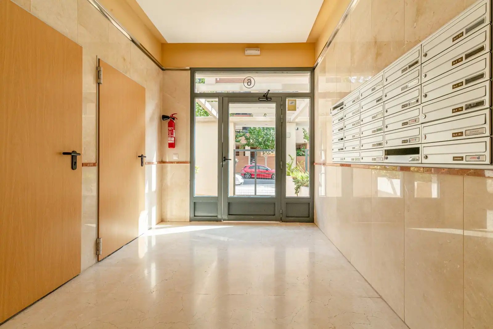 Piso en venta en Alicante / Alacant con Aire acondicionado, Terraza y Trastero