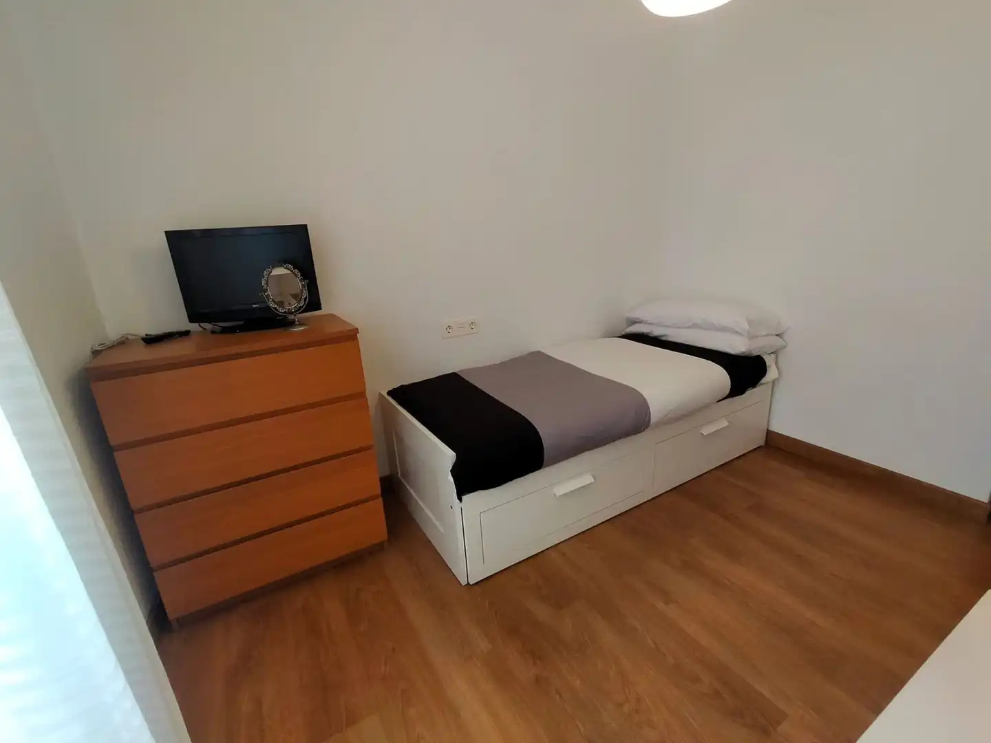 Habitación de Piso de alquiler en La Línea de la Concepción con Amueblado
