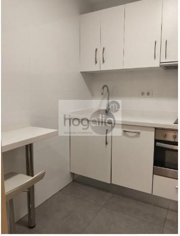 Kitchen of Flat to rent in  Sevilla Capital  with Air Conditioner, Heating and Furnished