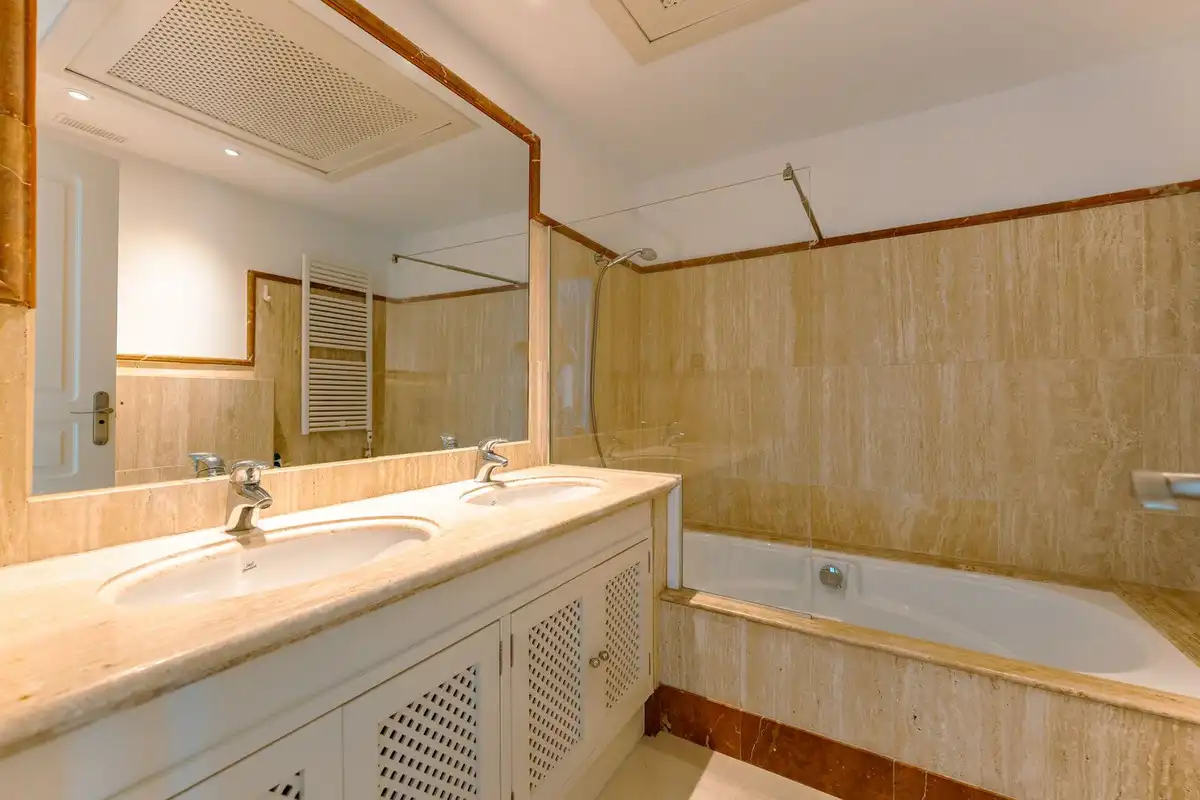 Reihenhaus mit Pool zum Verkauf in El Paraíso, imagen 28
