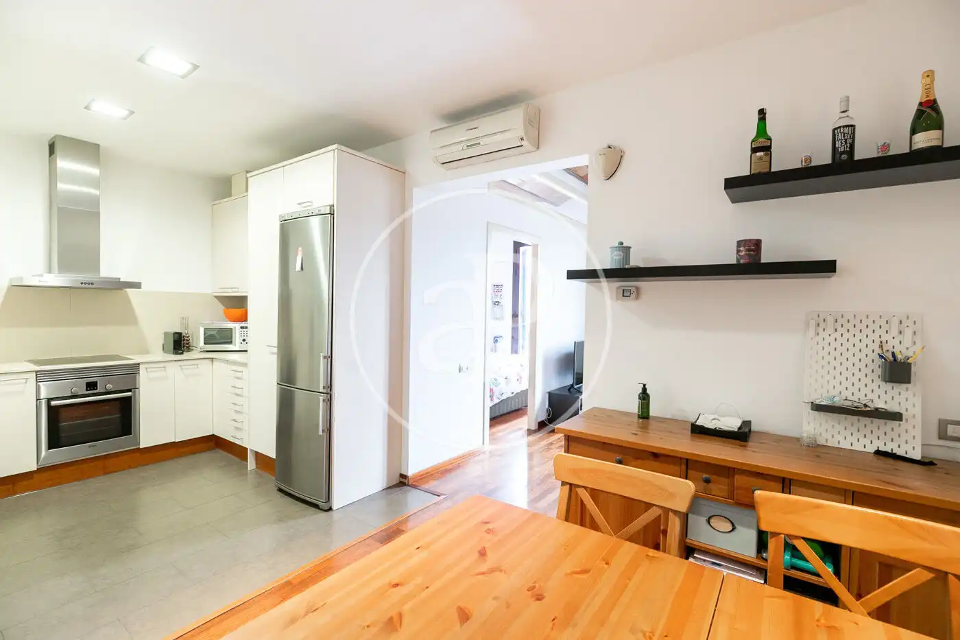 Cuina de Pis en venda en Barcelona amb Aire condicionat, Calefacció i Moblat