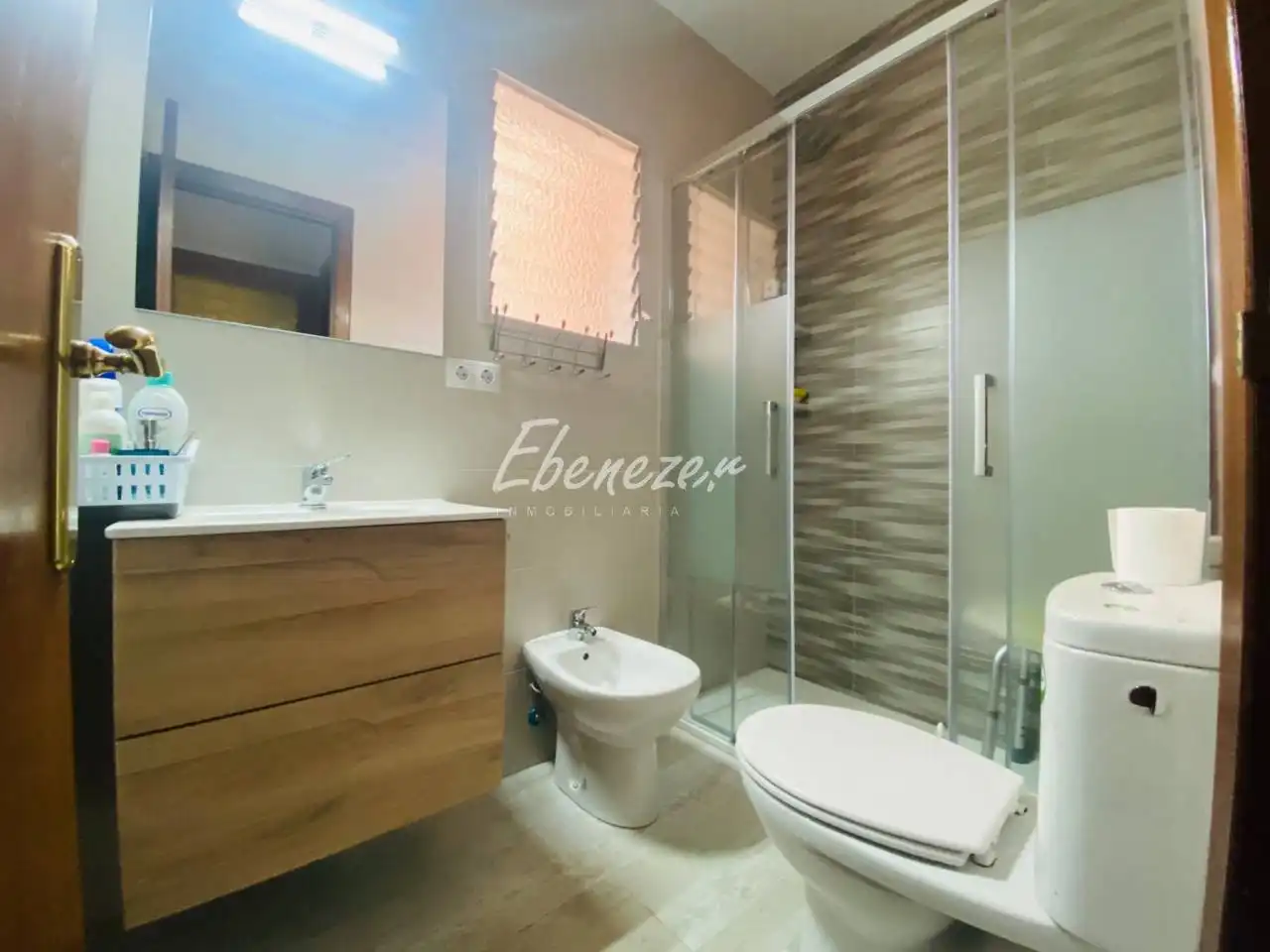 Baño de Piso en venta en Cartagena con Aire acondicionado, Calefacción y Terraza