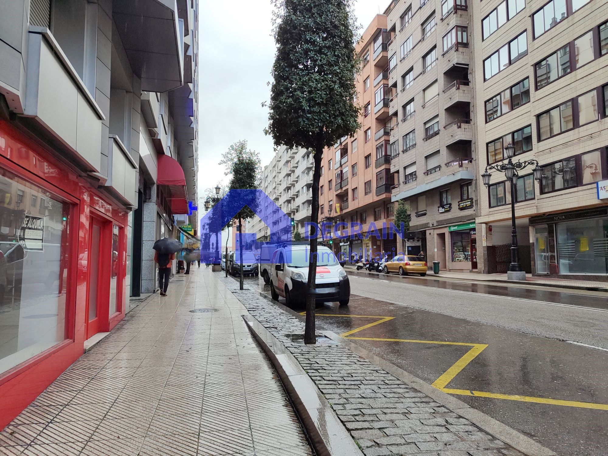 Vista exterior de Local en venda en Oviedo 
