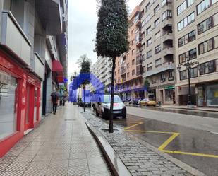 Vista exterior de Local en venda en Oviedo 