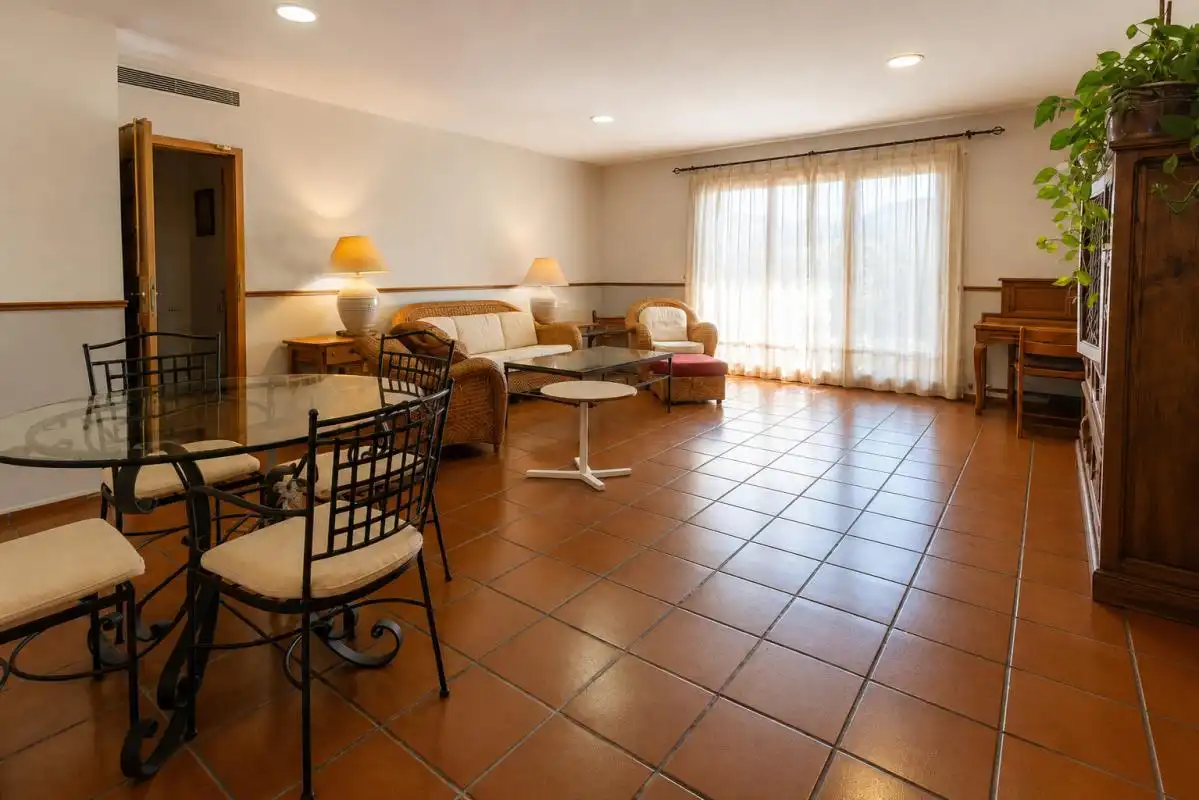 Living room of Houses for sale in Pozuelo de Alarcón  with Air Conditioner, Heating and Private garden