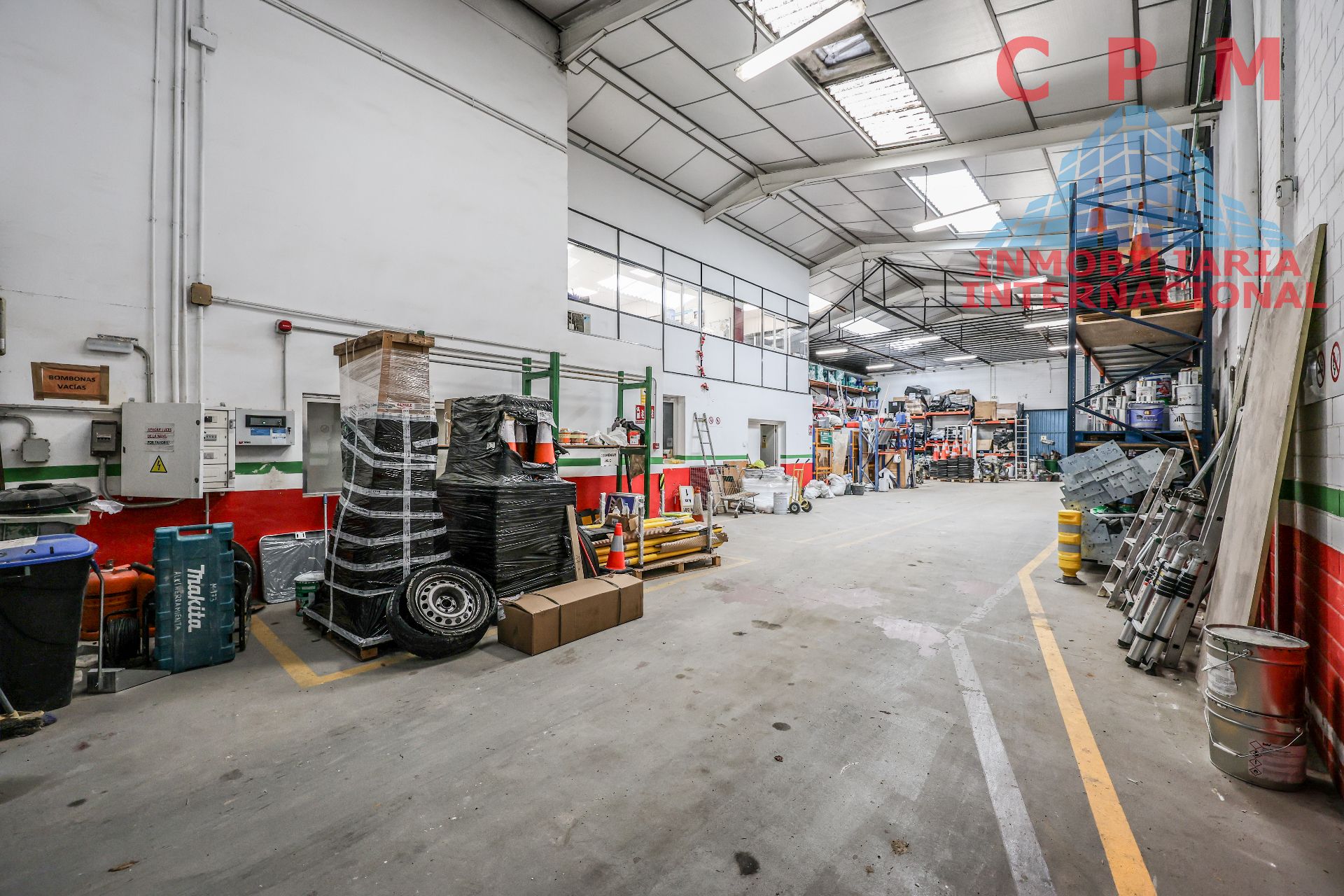 Nau industrial en venda en San Fernando de Henares amb Calefacció