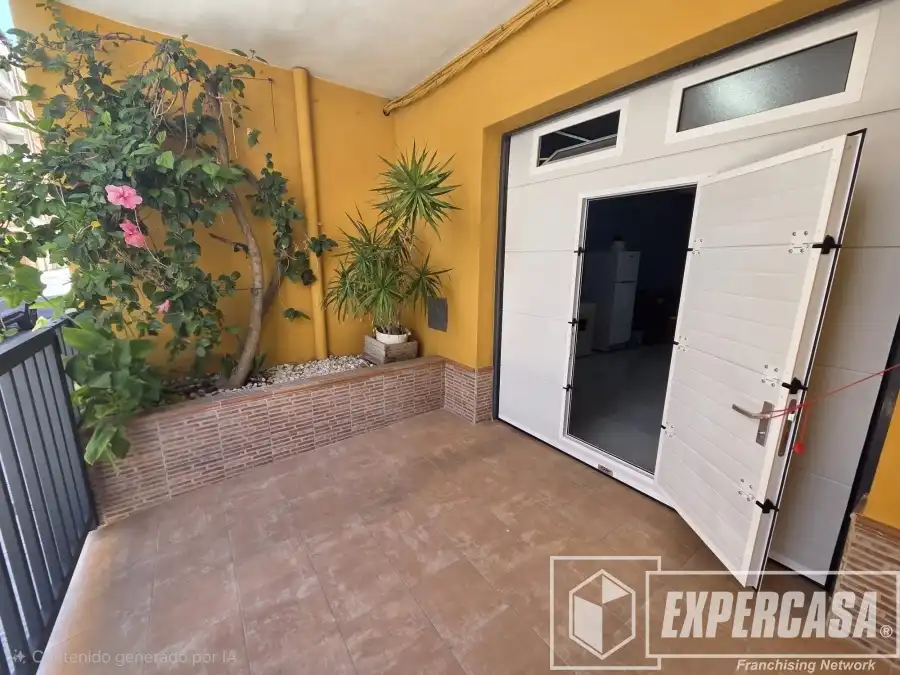 Vista exterior de Casa adosada en venta en Algemesí con Aire acondicionado y Terraza