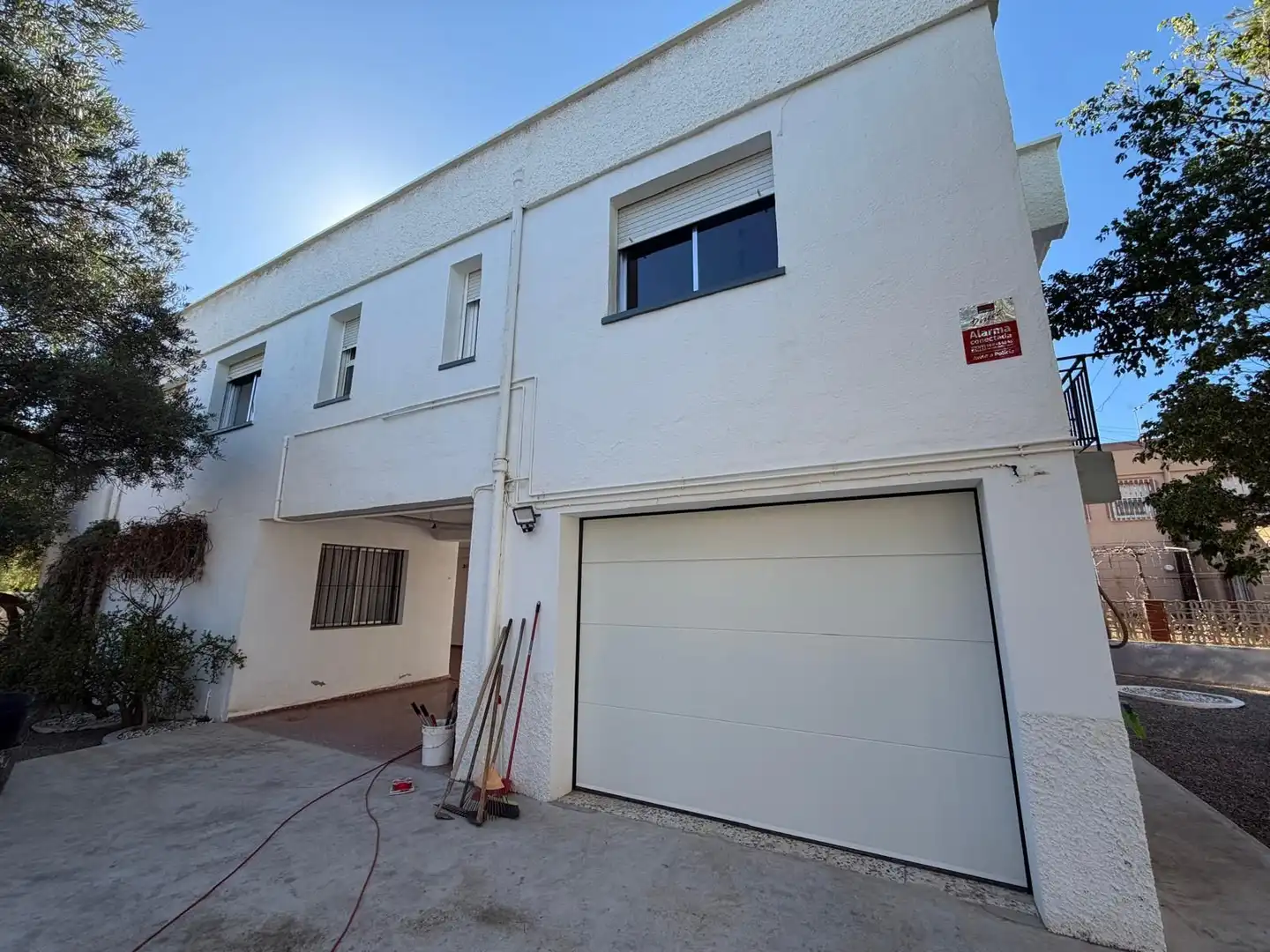 Vista exterior de Casa o xalet en venda en El Ejido amb Aire condicionat, Jardí privat i Traster