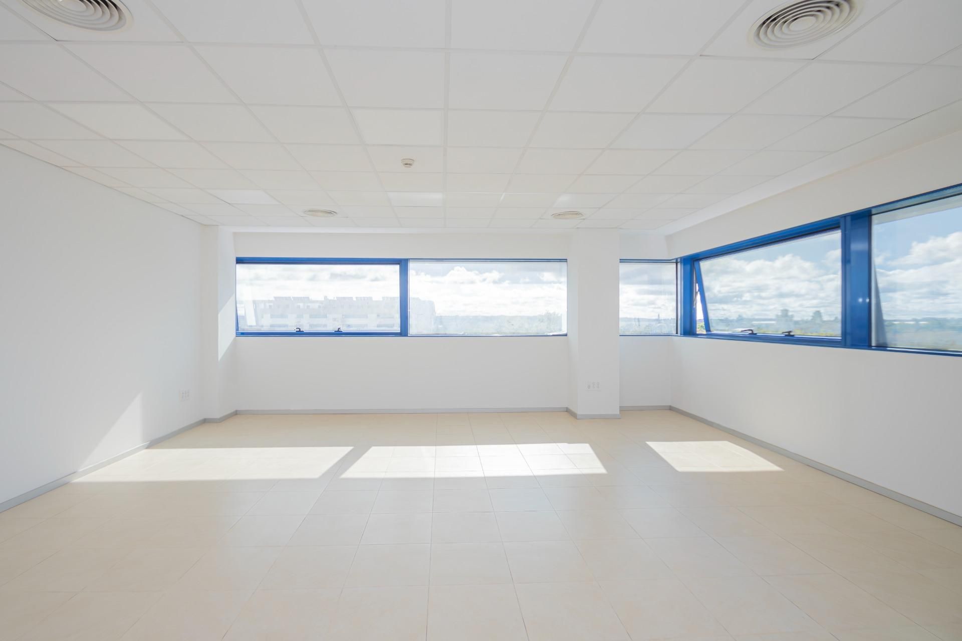 Office for sale in  Sevilla Capital  with Air Conditioner and Heating