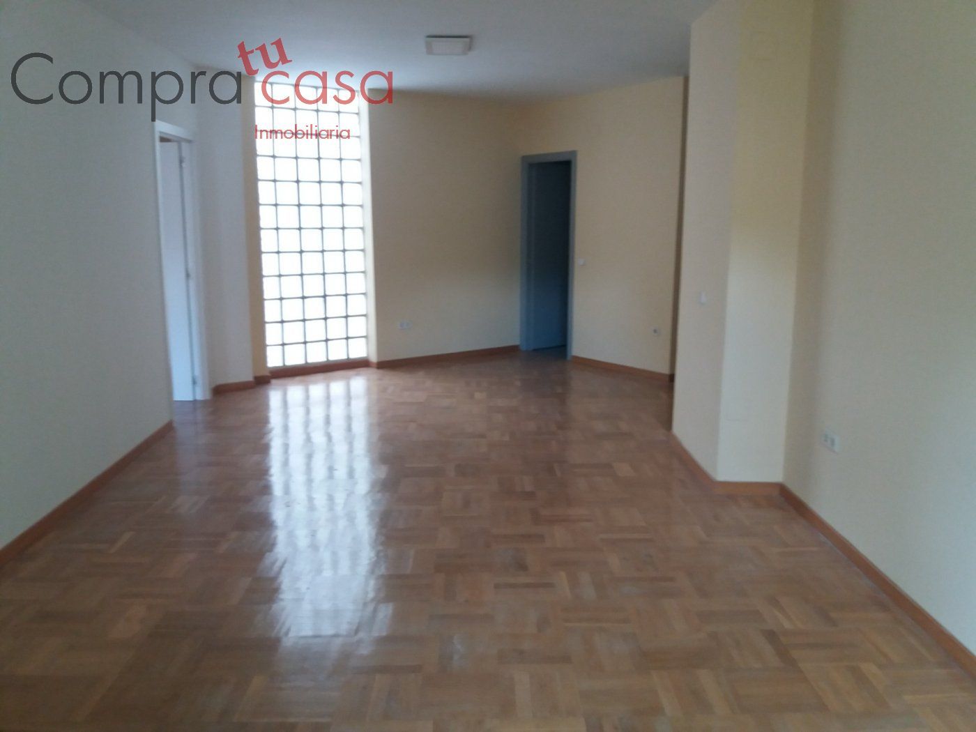 Büro miete in Segovia Capital mit Klimaanlage, Heizung und Terrasse
