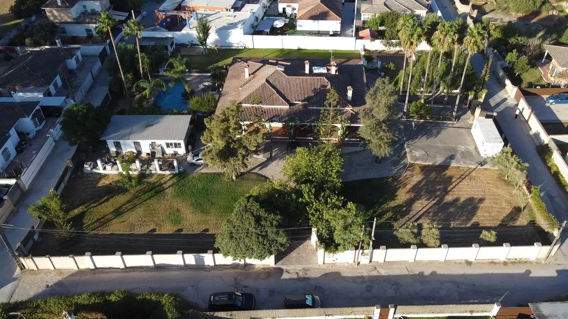 Vista exterior de Casa o xalet en venda en El Puerto de Santa María amb Jardí privat, Terrassa i Piscina