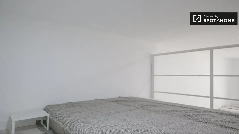 Habitación de Piso de alquiler en Madrid con Aire acondicionado, Calefacción y Amueblado