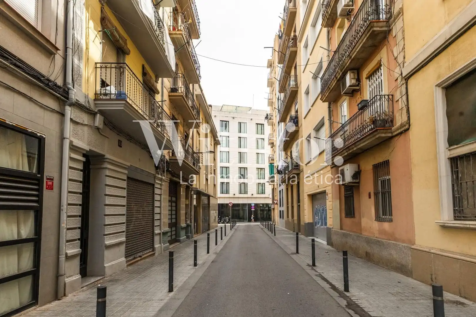 Exterior view of Flat for sale in Barcelona  with Air Conditioner, Heating and Balcony