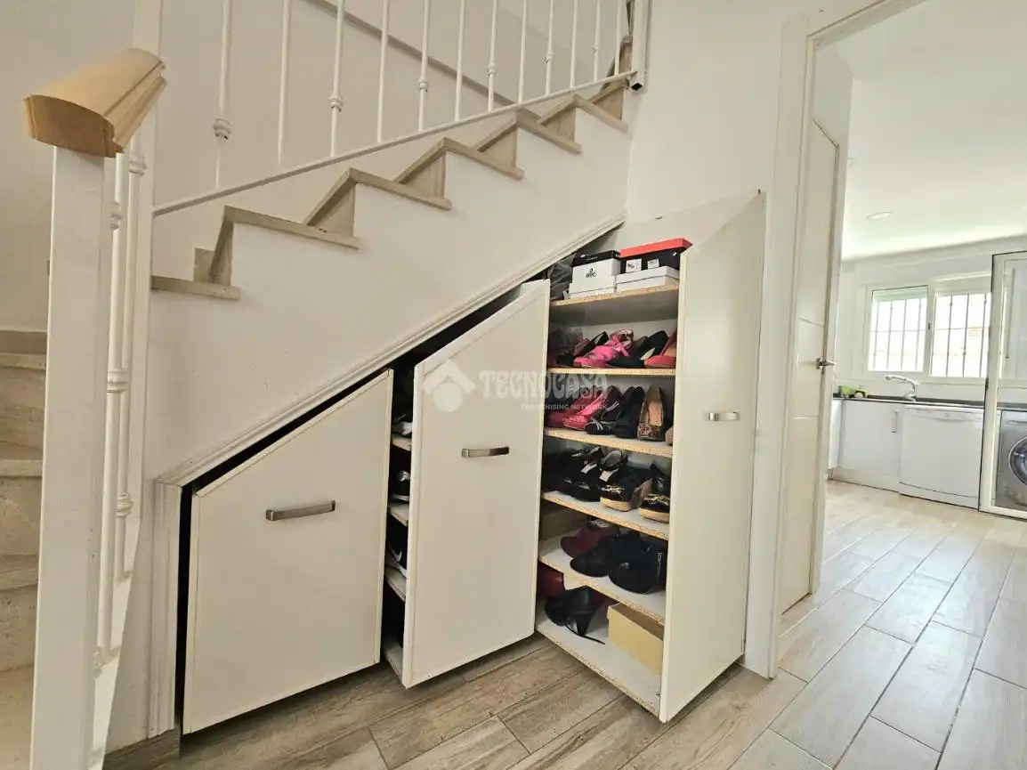 Detached homes for sale in Almensilla