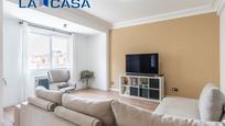 Living room of Flat for sale in  Madrid Capital  with Heating and Terrace
