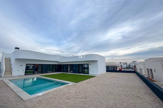 Casa-chalet en Venta en Algorfa