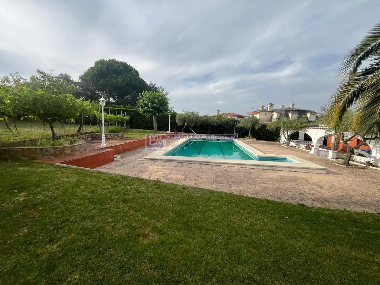 Piscina de Casa o xalet en venda en Cáceres amb Calefacció, Jardí privat i Terrassa
