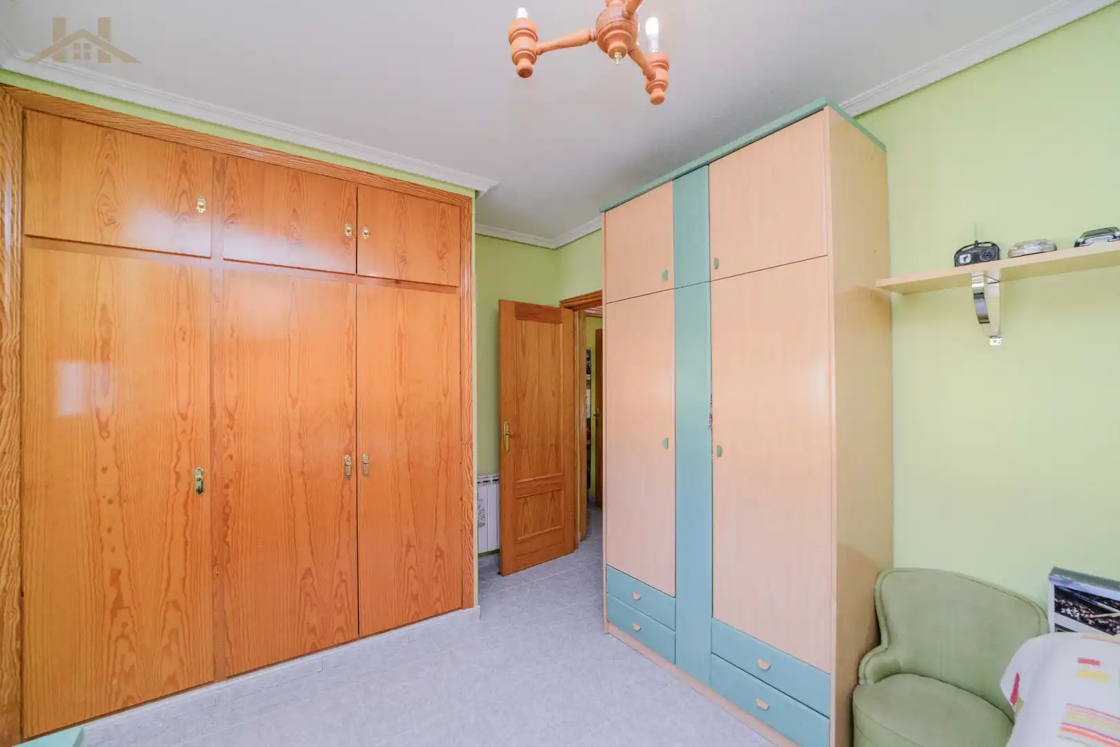 Habitación de Casa adosada en venta en San Martín de Valdeiglesias con Calefacción y Jardín privado
