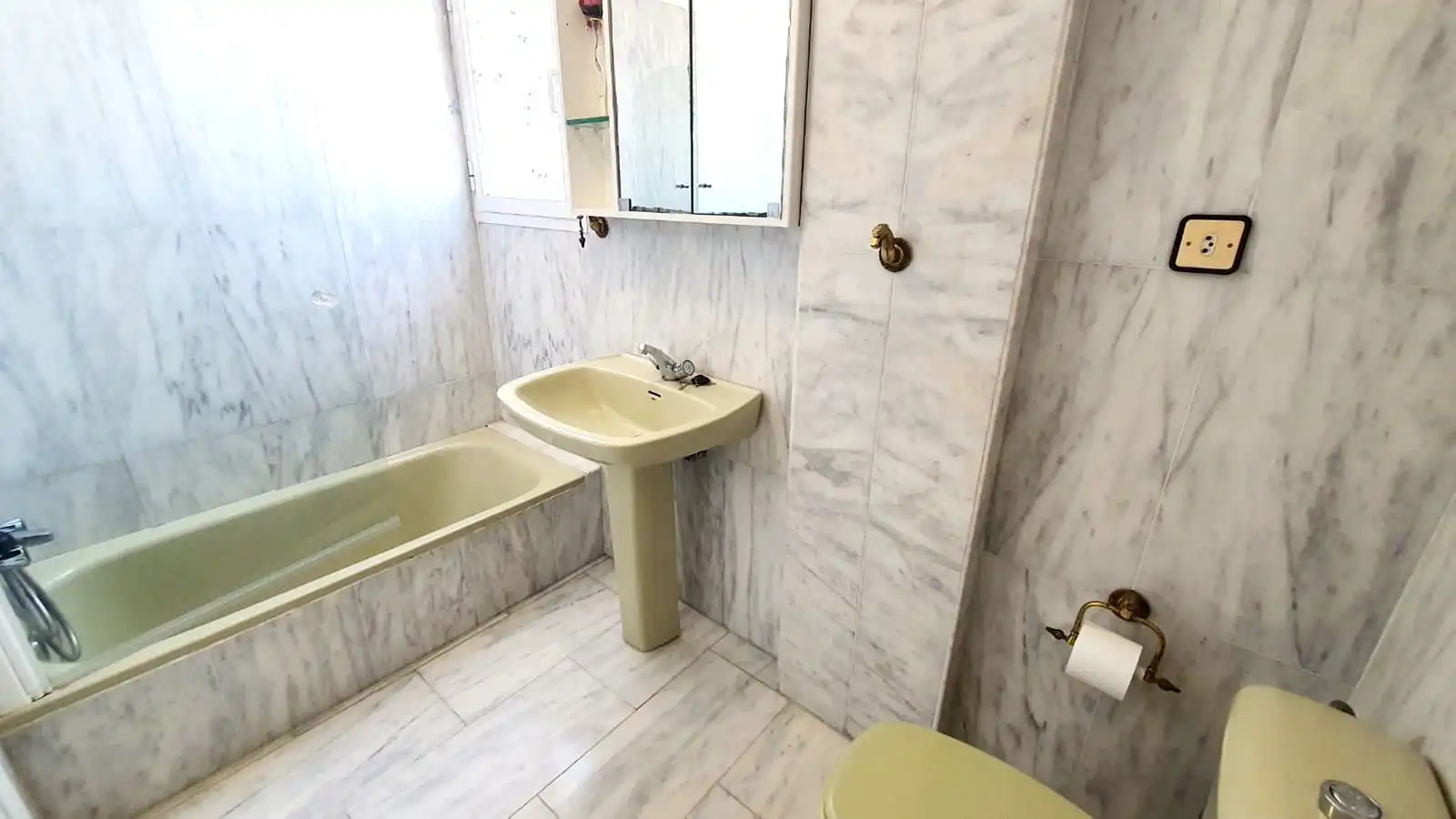 Baño de Ático en venta en Fuengirola con Aire acondicionado, Amueblado y Horno