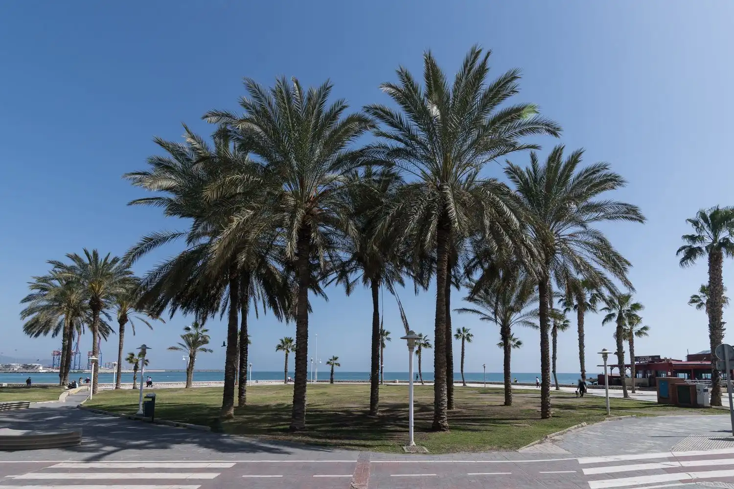 Pis de lloguer a Calle del Abogado Federico Orellana Toledano, Parque Ayala - Jardín de la Abadía - Huelín