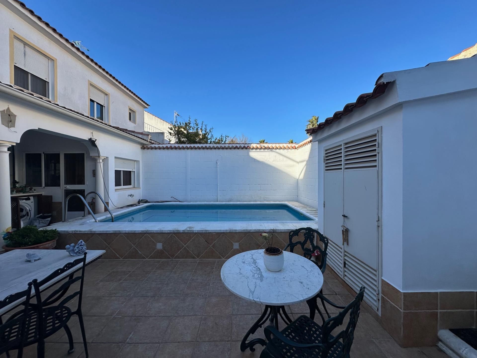 Swimming pool of Single-family semi-detached for sale in  Córdoba Capital  with Heating, Terrace and Swimming Pool