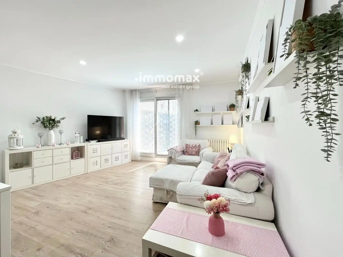 Wohnzimmer von Wohnung zum Verkauf in Castelldefels mit Klimaanlage, Heizung und Privatgarten