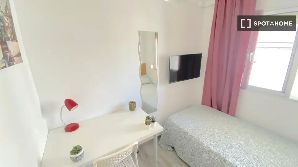 Bedroom of Flat for rent in Sevilla  with Air Conditioner, Heating and Furnished