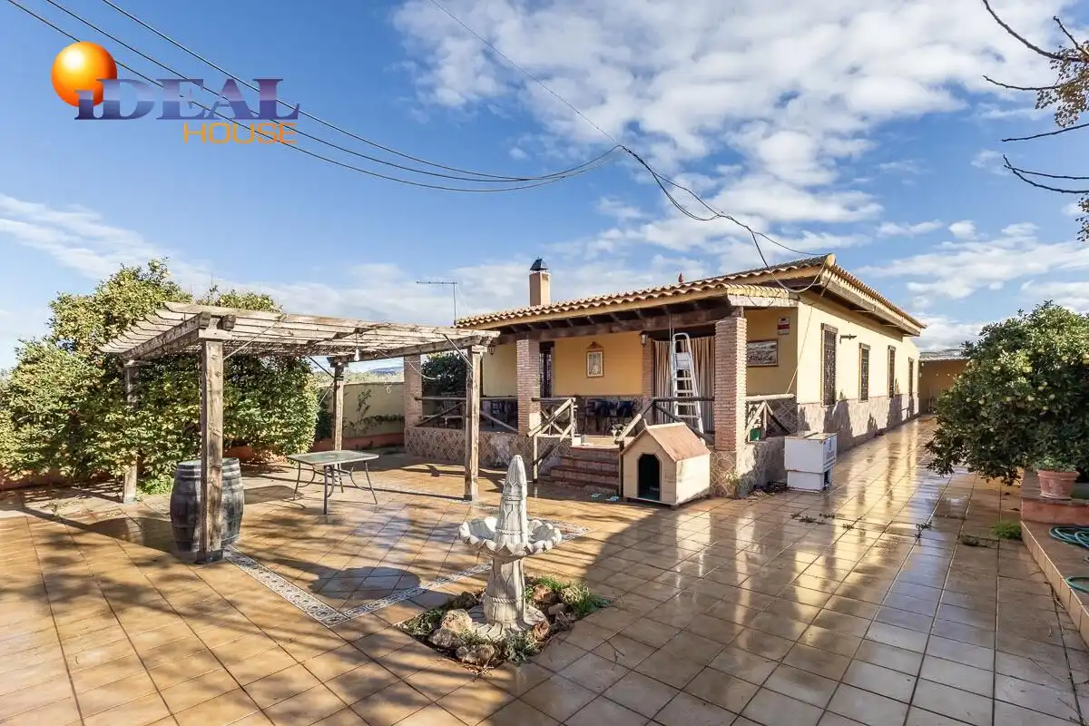 Chalet con jardín en venta en La Zubia Ciudad, imagen 3