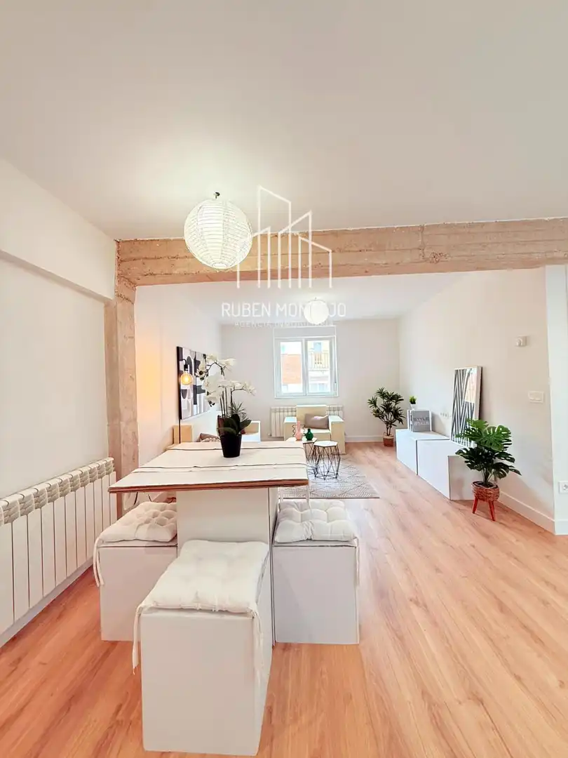 Sala de estar de Piso en venta en Salamanca con Calefacción, Terraza y Balcón