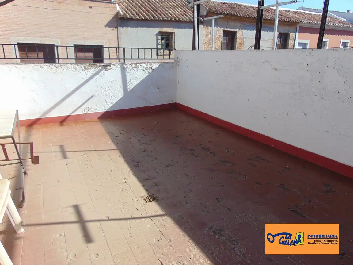 Terrassa de Casa o xalet en venda en Valdepeñas amb Calefacció, Terrassa i Traster