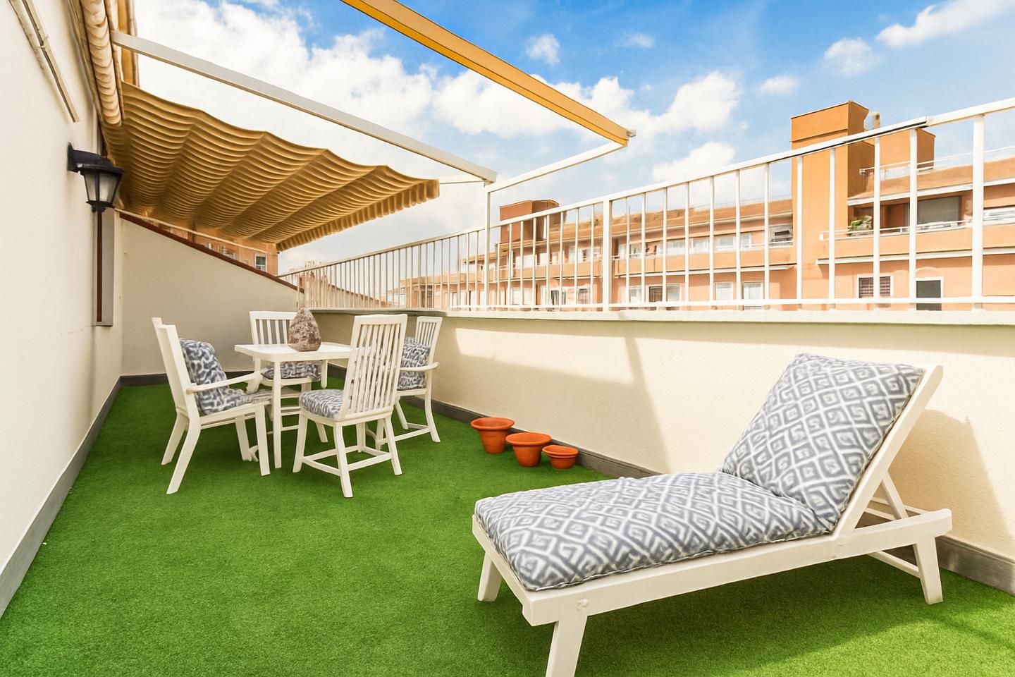 Terraza de Ático en venta en  Madrid Capital con Aire acondicionado, Calefacción y Jardín privado