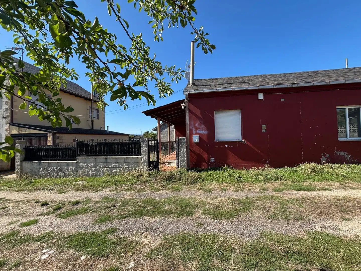 Vista exterior de Casa o chalet en venta en Cubillos del Sil con Jardín privado
