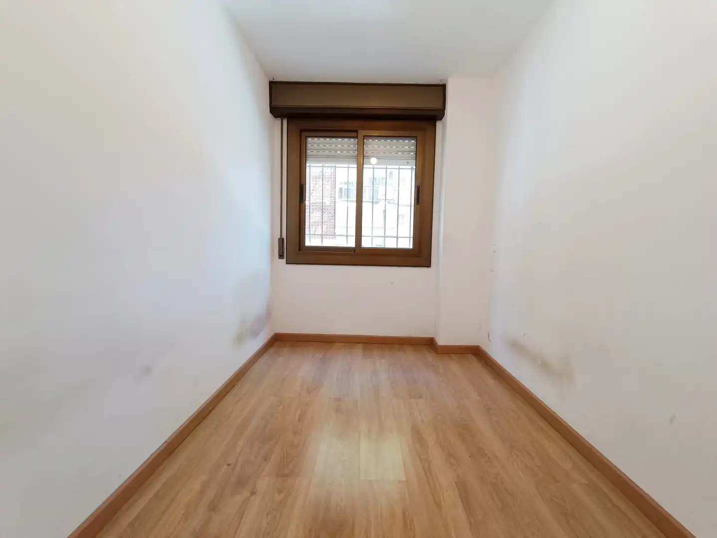 Schlafzimmer von Erdgeschoss zum Verkauf in Badalona mit Heizung, Parkett und Balkon