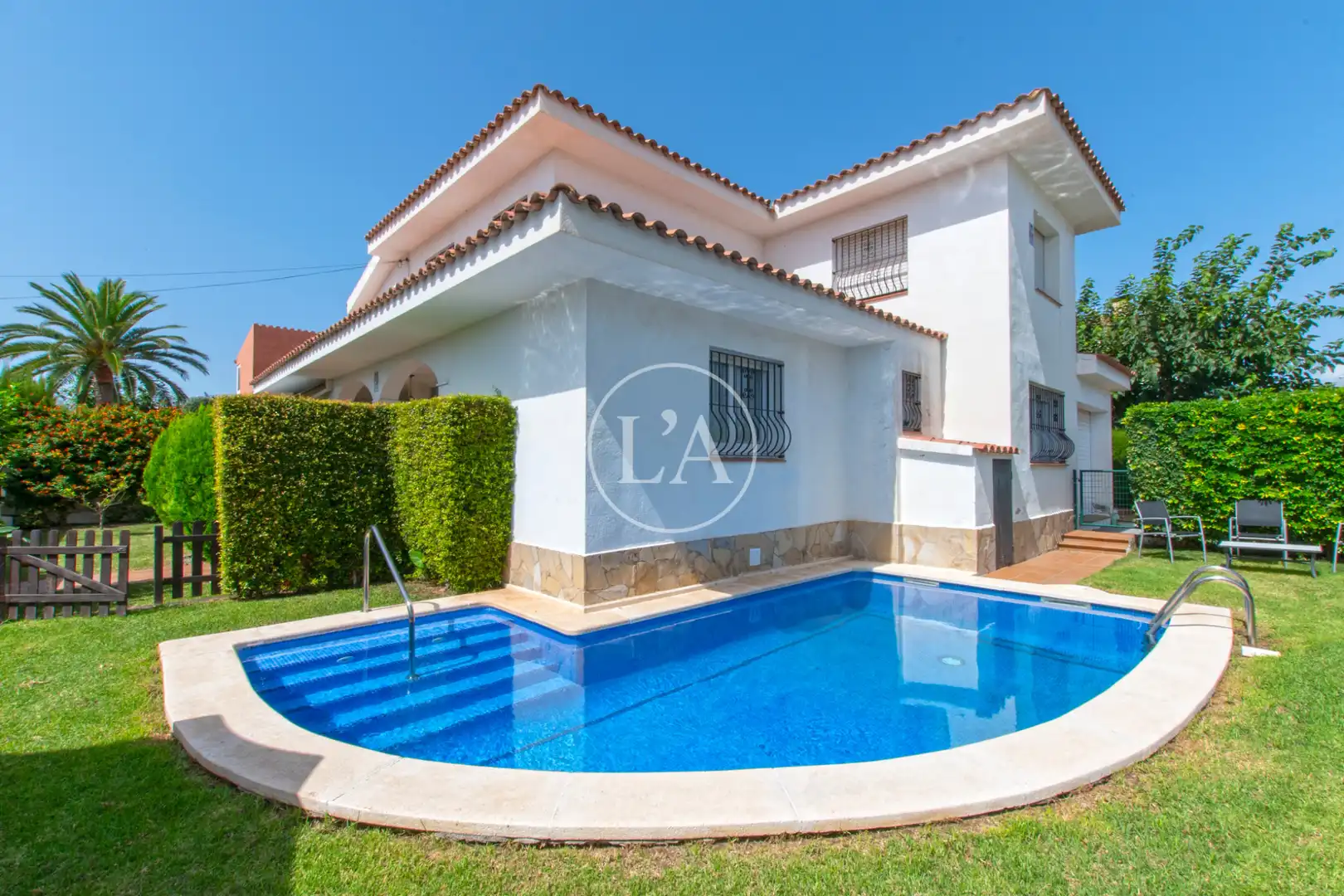 Detached house with pool for sale in Carrer Cèsar Martinell, imagen 2