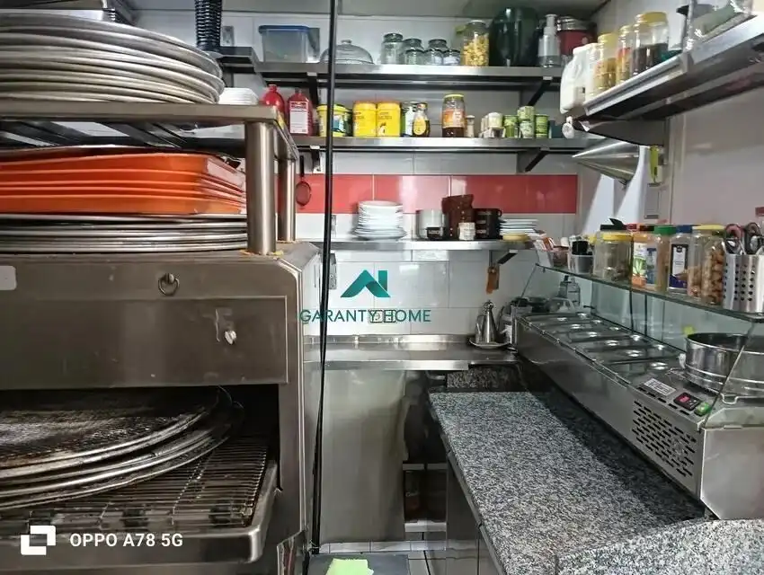 Cuina de Local de lloguer en Alcorcón amb Aire condicionat i Moblat
