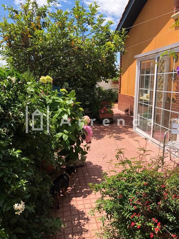 Single-family semi-detached for sale in Adarzo, Alisal - San Román