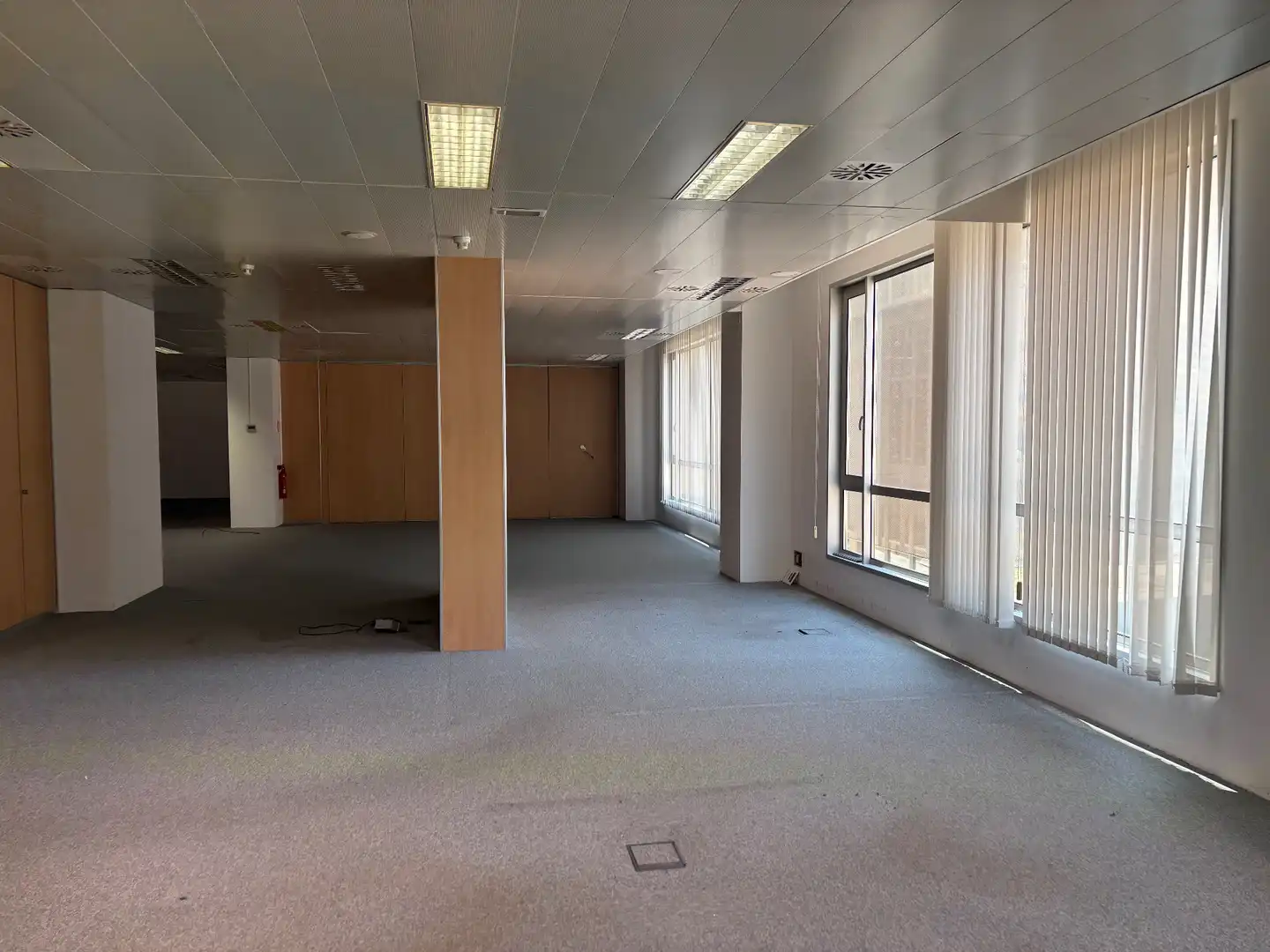 Büro zum Verkauf in Barcelona mit Klimaanlage, Heizung und Internet