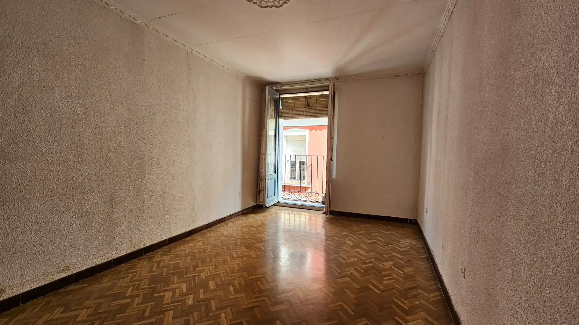 Bedroom of Flat for sale in Zaragoza