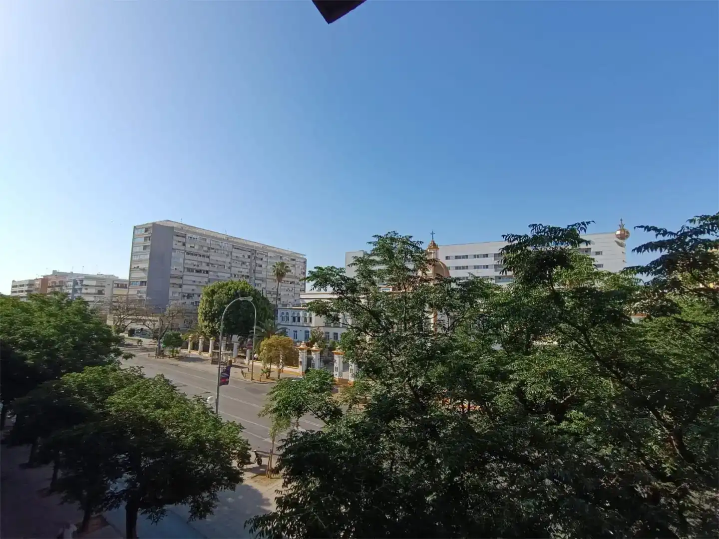 Vista exterior de Pis en venda en  Sevilla Capital amb Aire condicionat i Balcó